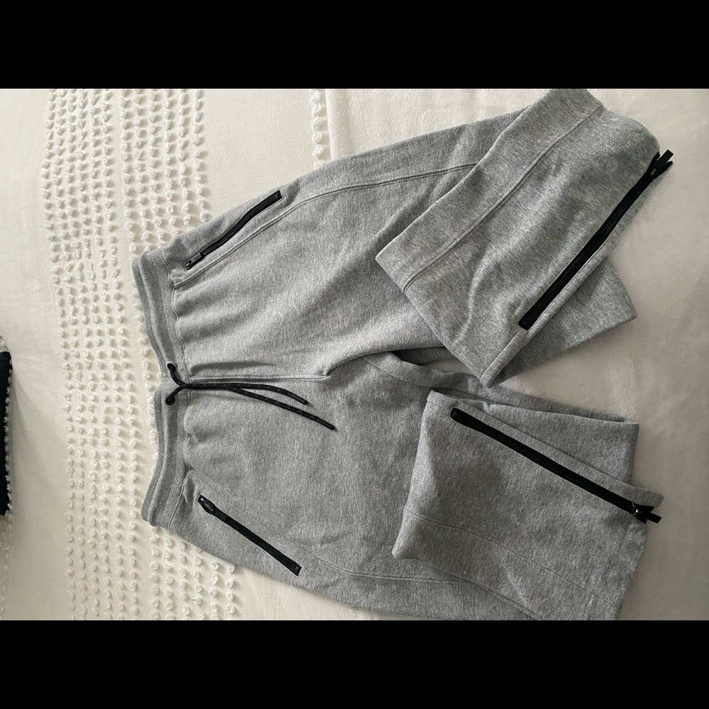 Men’s gray new with tags joggers